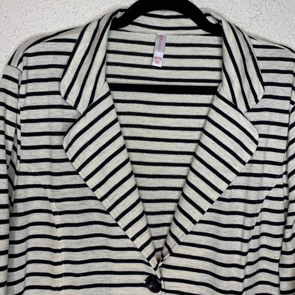 Xhilaration Cream Black Stripe Unlined Cropped Jacket Blazer Women's Si… - Picture 3 of 8
